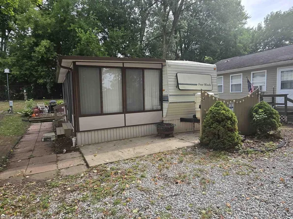 10001 E Goodall Rd #24, Durand, MI 48429