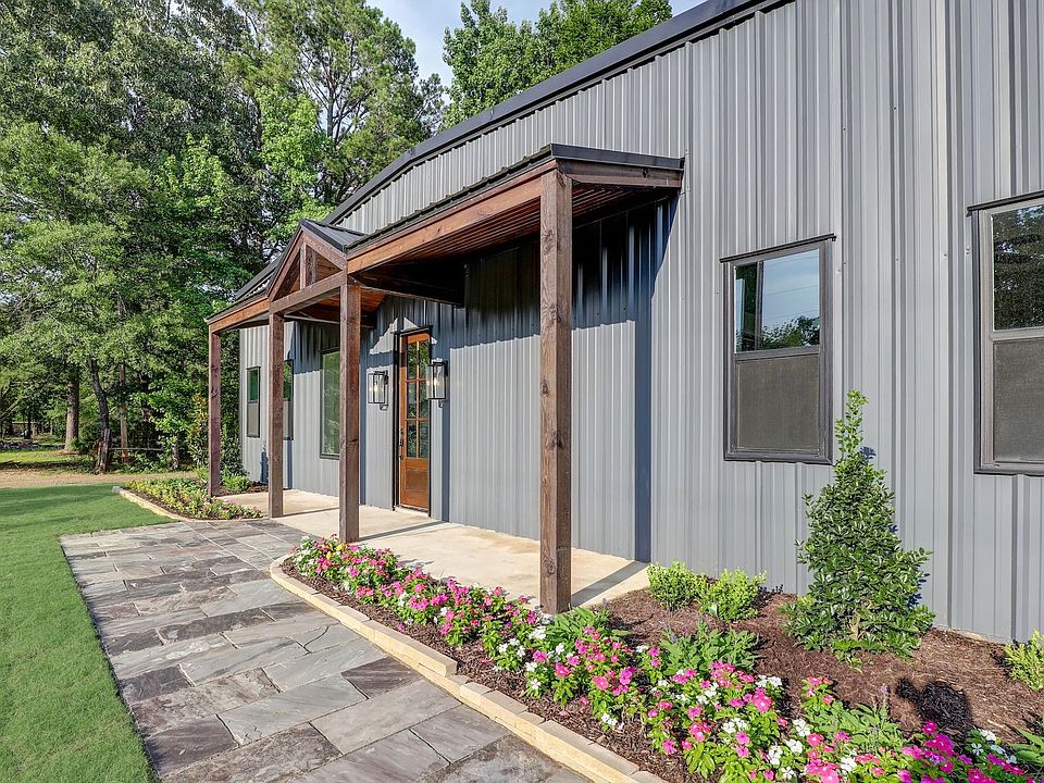 Blackish House sideA→ ←sideZ Here's the black house neighborhood : r/wichita