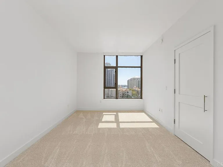 700 W E St #801 — Photo 19