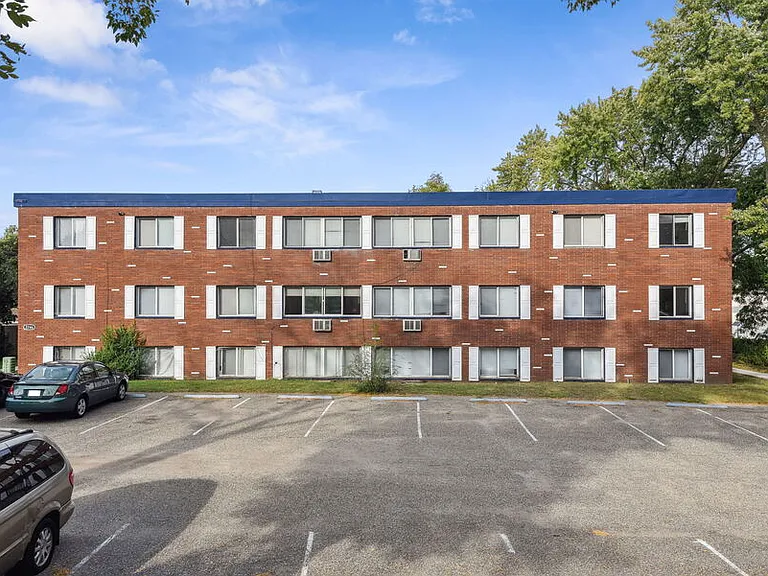 Keller Flats — Photo 18