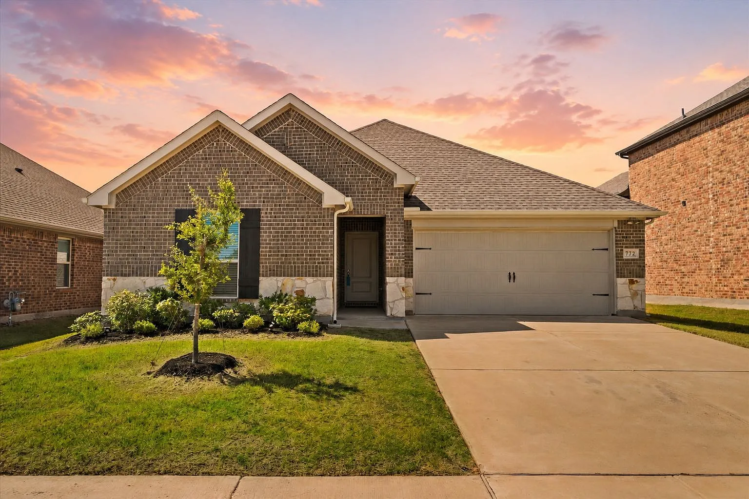 4 bed, 1861 sqft, $2,375 — Photo 2