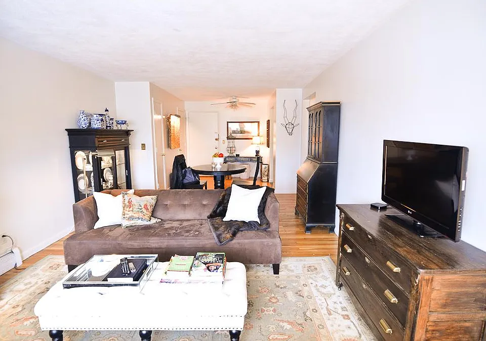 20 Radcliffe Rd #402