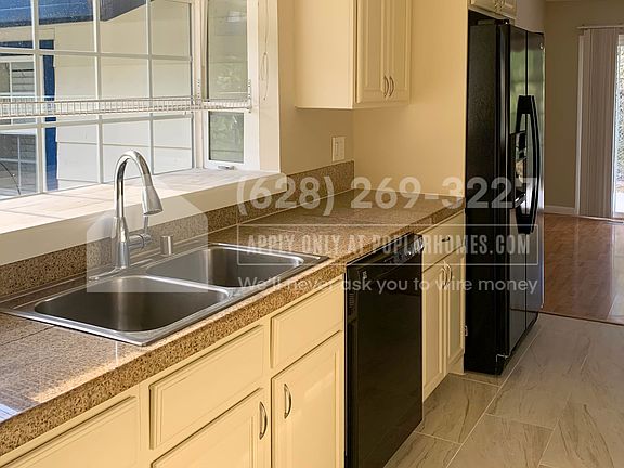 3rd image of 416 Giannini Dr