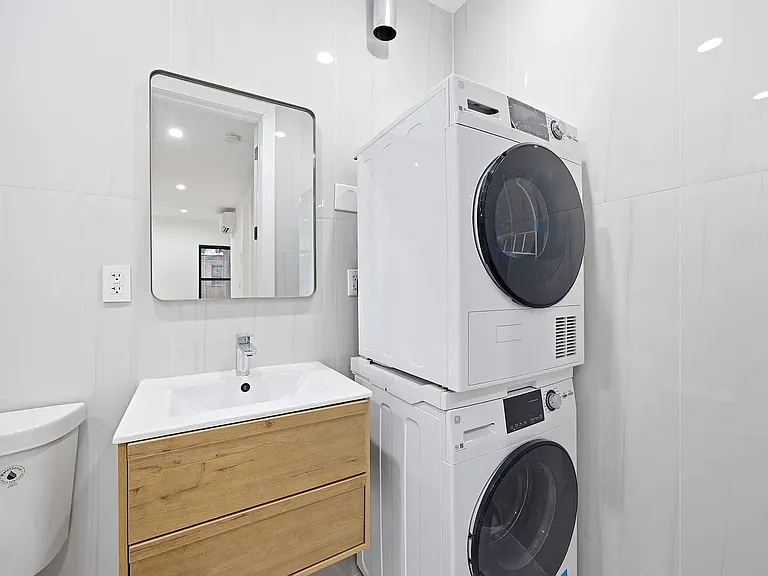 49 W 55th St #5R — Photo 8