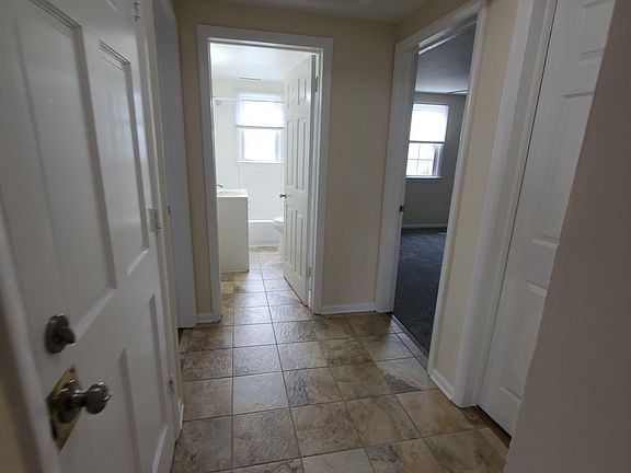 4th image of 221 Fletcher St #2