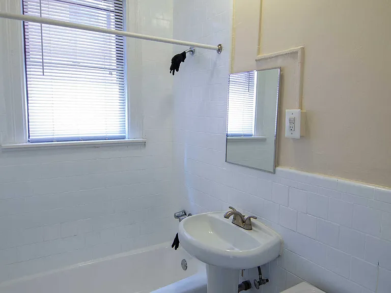 Connecticut Avenue Apartments/Dore/The Abby — Photo 57