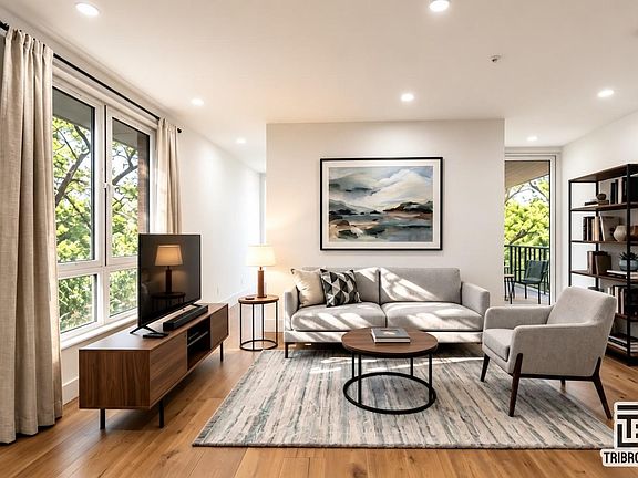 2nd image of 3092 Farragut Rd #2B