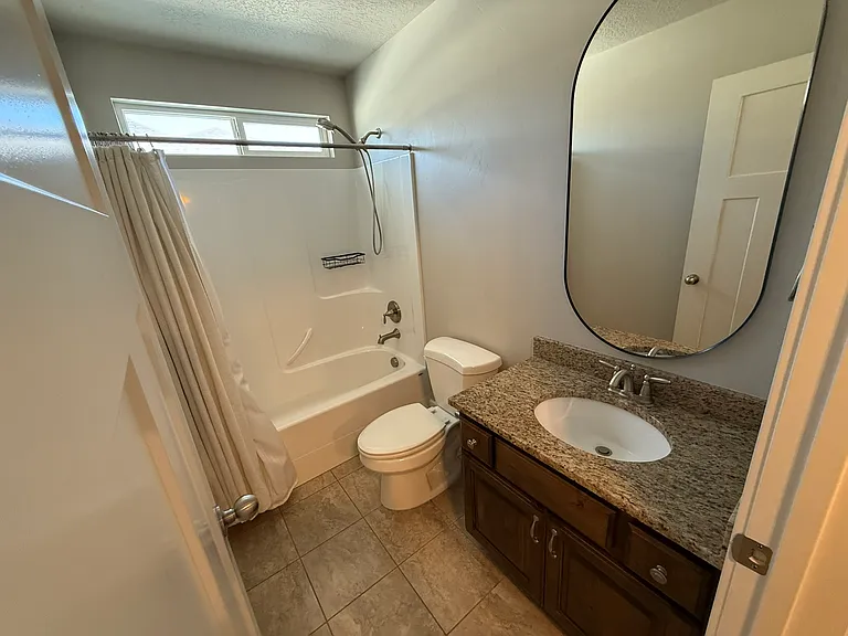 2156 W Thomas St — Photo 9