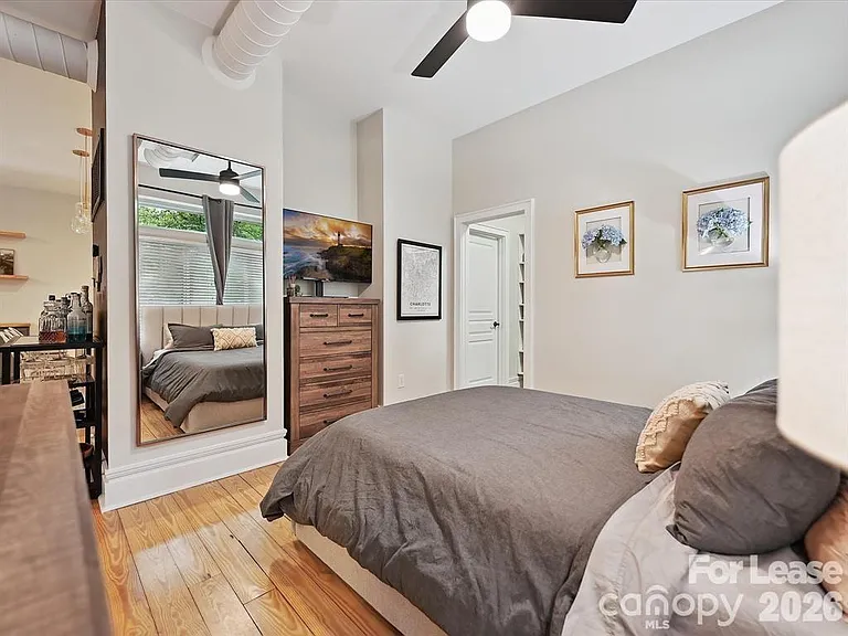 404 N Laurel Ave #11 — Photo 8