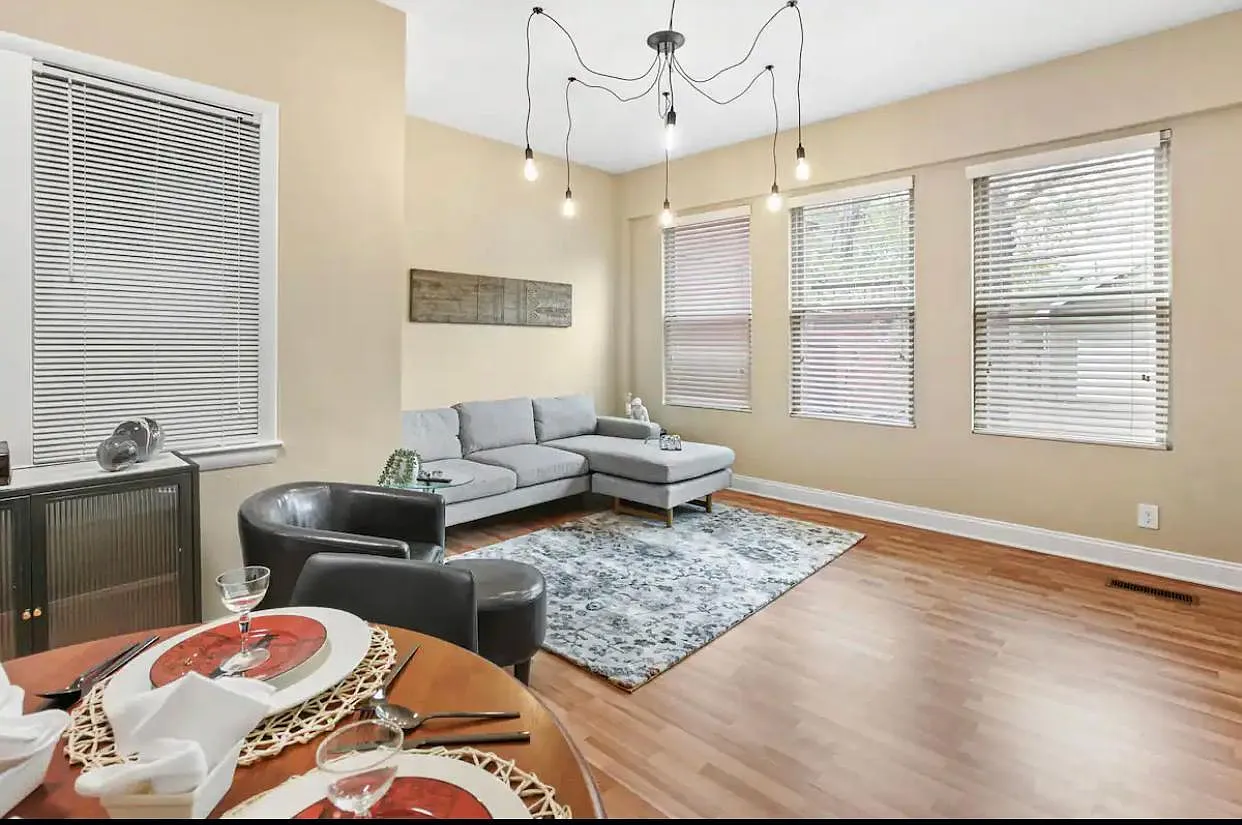 2 bed, 1150 sqft, $1,850 — Photo 1