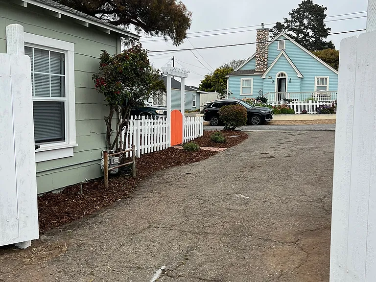 647 Fresno Ave — Photo 4