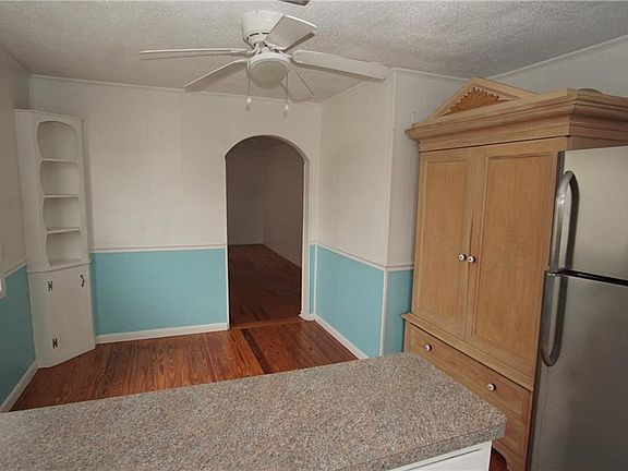 5th image of 2511 Avenue G NW