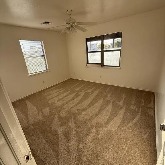 1102 N Lee St — Photo 6