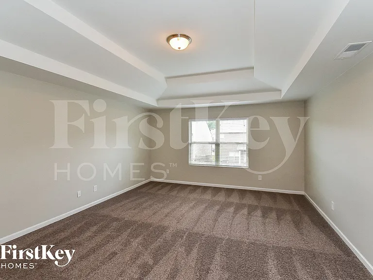 584 Dasheill Ln — Photo 8