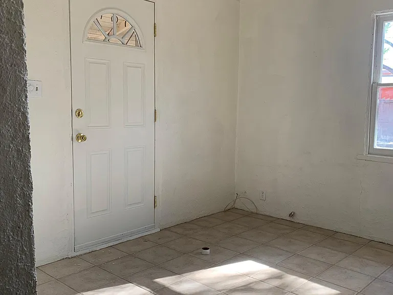3025 N Richey Blvd #B — Photo 3