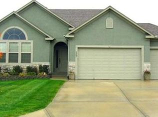 2267 W Ferrel Dr, Olathe, KS 66061