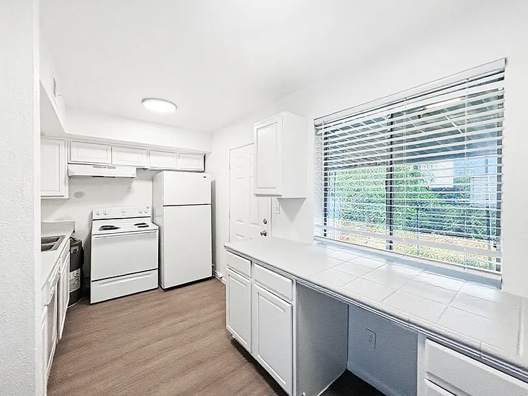 13020 N 21st Pl #U08 — Photo 2