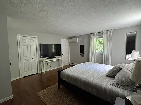 primary bedroom reverse