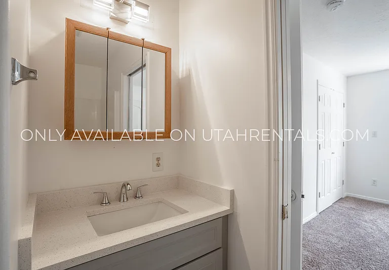 2059 S State St — Photo 17