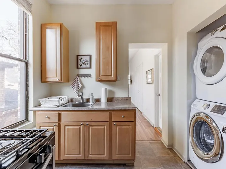 1413 W Flournoy St #2 — Photo 9