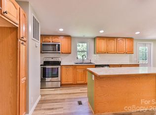 2495 Piney Rd, Morganton, NC 28655