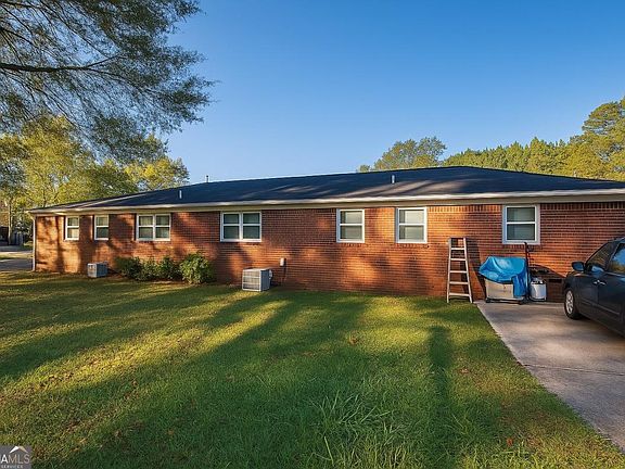 5th image of 4500 Cemetary St