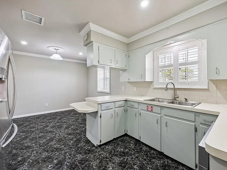 2431 Willowby Dr — Photo 5