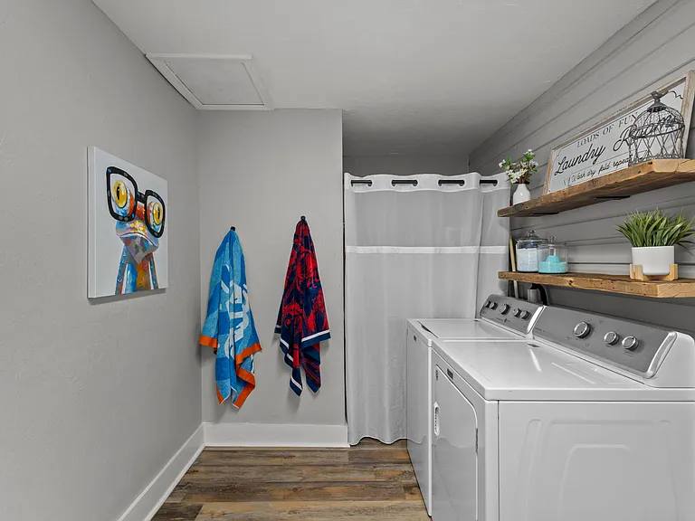 633 Virginia Dr — Photo 11