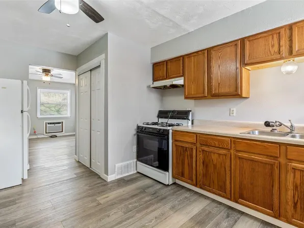 206 Valley Pl, De Soto, MO 63020