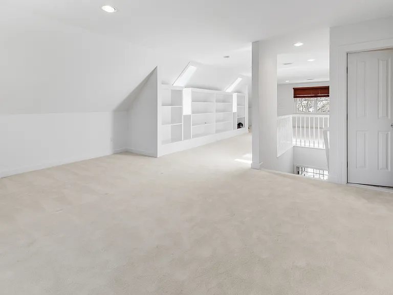 141 Harvest Ln — Photo 30