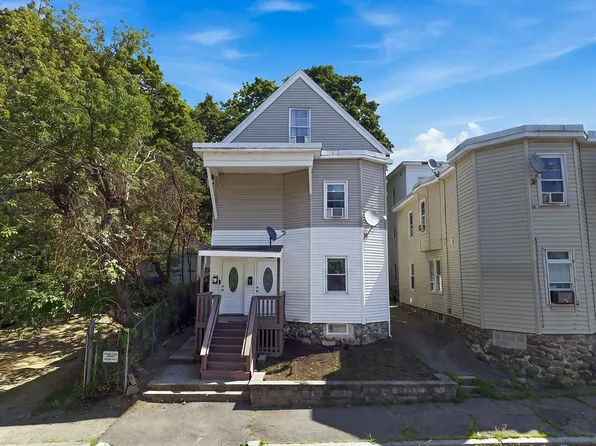 127-129 Cedar St, Haverhill, MA 01830