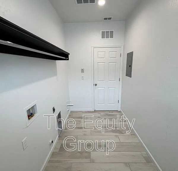 1336 W Porter Ct — Photo 16