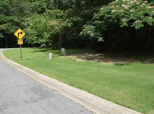 River Oaks Dr, Benton, AR 72015