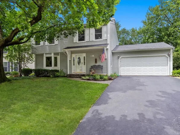 313 Carriage Hill Rd, Naperville, IL 60565