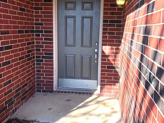 2nd image of 5806 Creekridge Dr