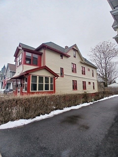 1st image of 32 Wendell Pl