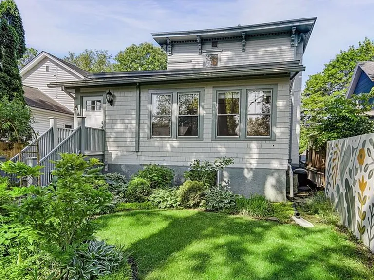213 Park PL — Photo 1