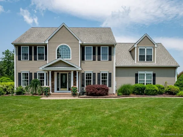 156 Macintosh Way, Southington, CT 06489