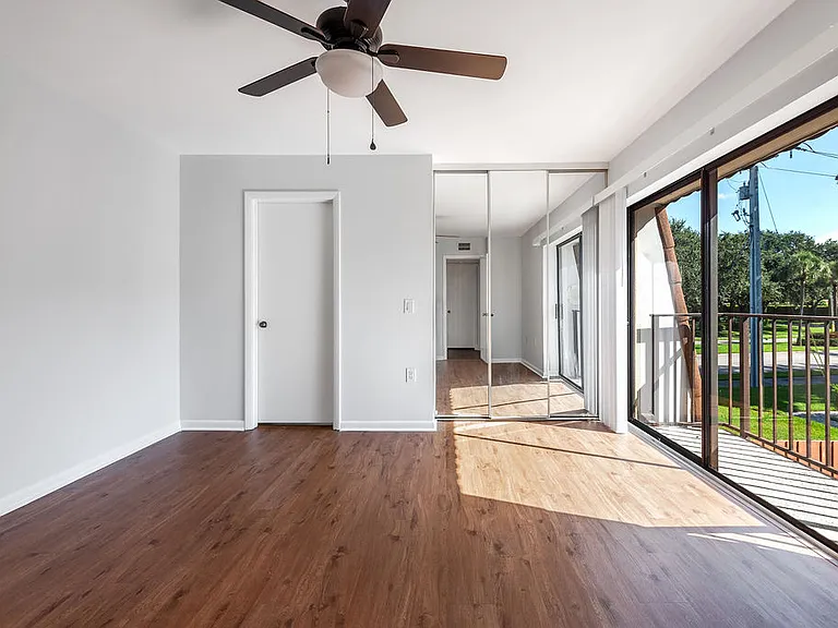 185 Charter Way — Photo 17