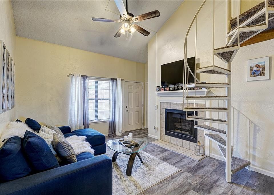1st image of 11120 N Stratford Dr #203
