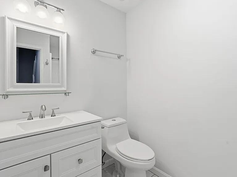 1113 N Vernon St — Photo 23