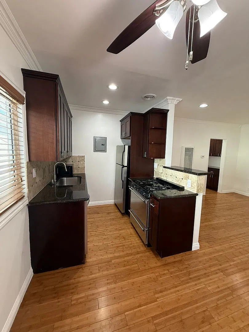 3930 Inglewood Blvd — Photo 1