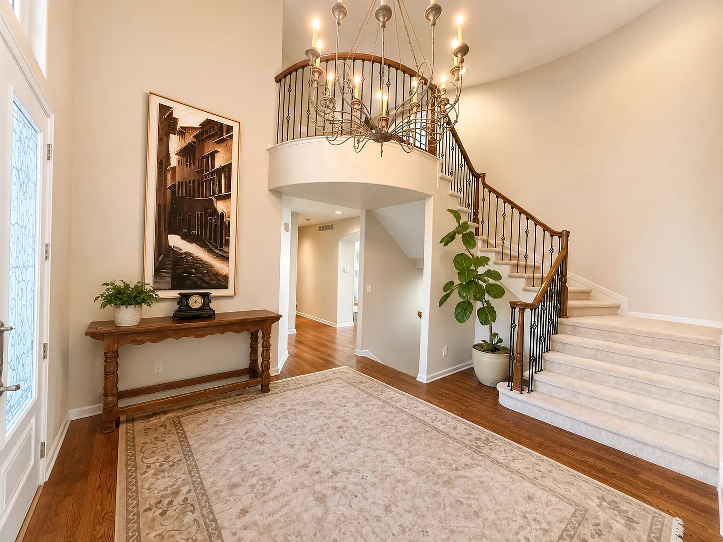 5 bed, 5990 sqft, $6,400 — Photo 3