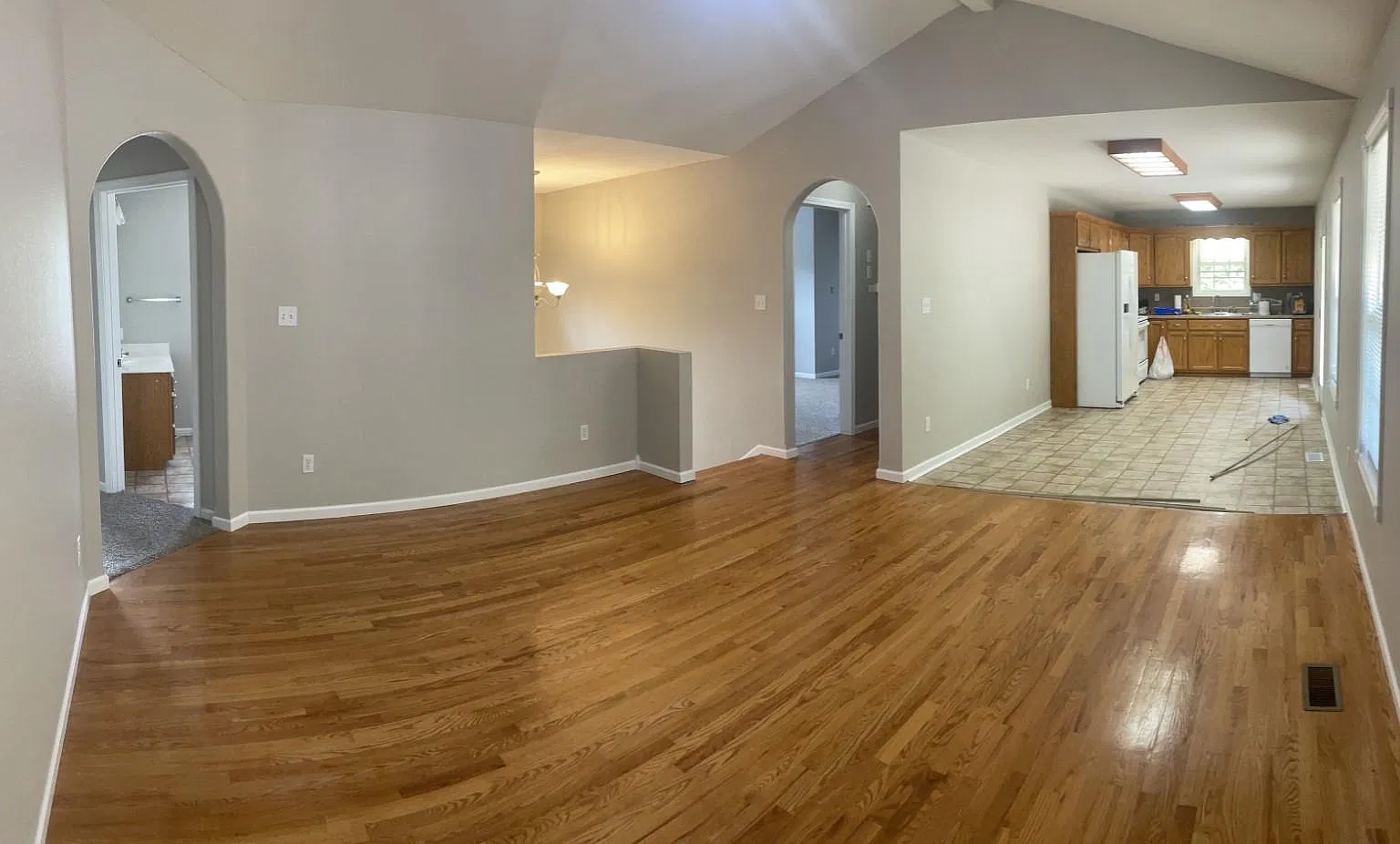 3 bed, 2100 sqft, $2,000 — Photo 3