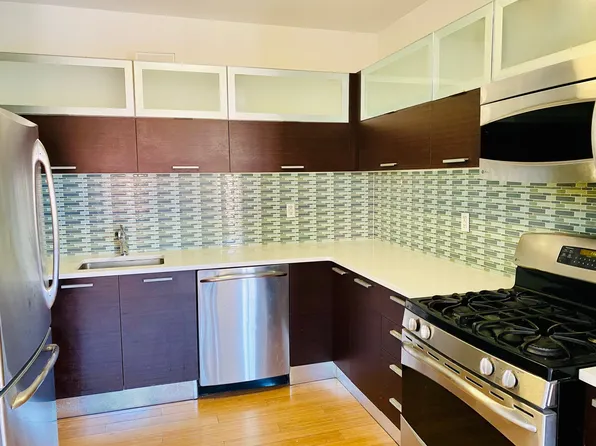 353 East 104th Street image 4 of 21