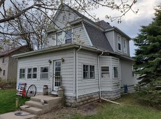 617 3rd Ave NE, Independence, IA 50644