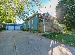 809 3rd St, Menasha, WI 54952