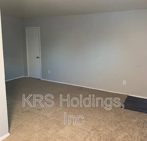 1227 Nelson St #A — Photo 2