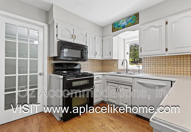 11626 Woodward St — Photo 16