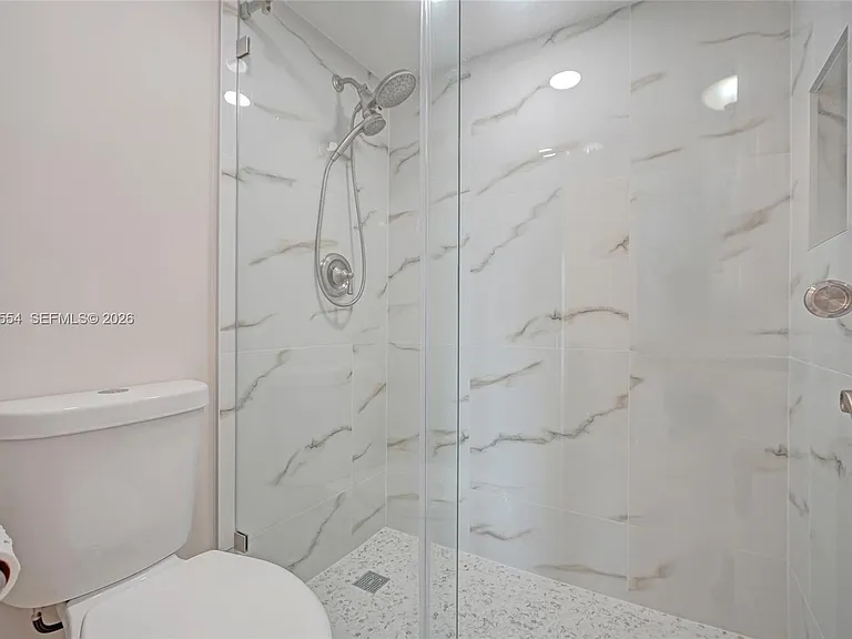 20400 W Country Club Dr #812 — Photo 29